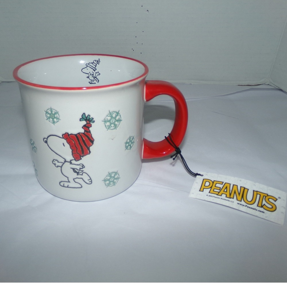 Peanuts Snoopy Christmas Stoneware Mug Gibson Homewares Red White New
